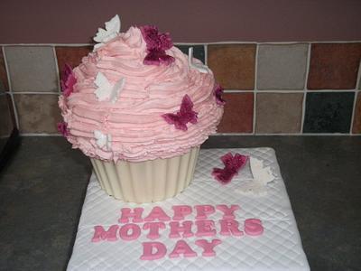 Mothers Day Giant Cupcake - Cake by Debbie Sanderson