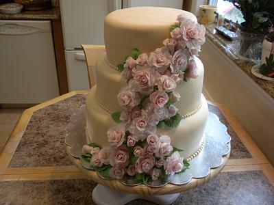 Roses & Pearls Wedding Cake - Cake by CakeJeannie