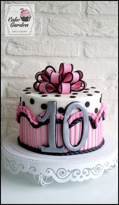 bow cake - Cake by Cake Garden 