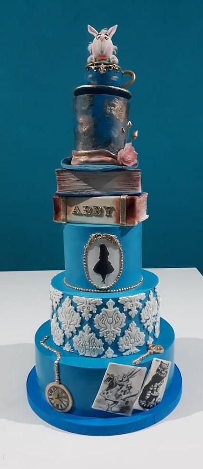 Alice in the wonderful  - Cake by AnnyAbuslaiman