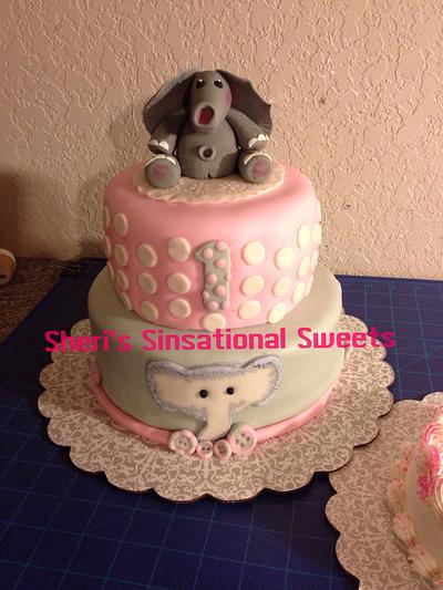 Elephant baby shower - Cake by Sheri Hicks