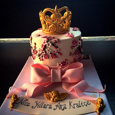 Crown on sakura branches - Cake by Cake Lounge 