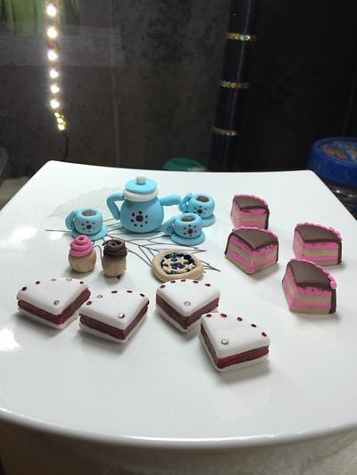 Miniature tea party  - Cake by Susanna Sequeira