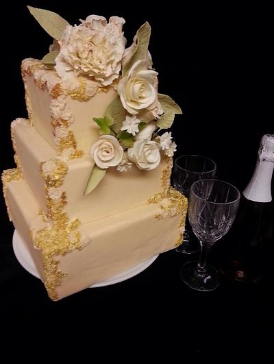 Ivory and gold elegant - Cake by Chelle39