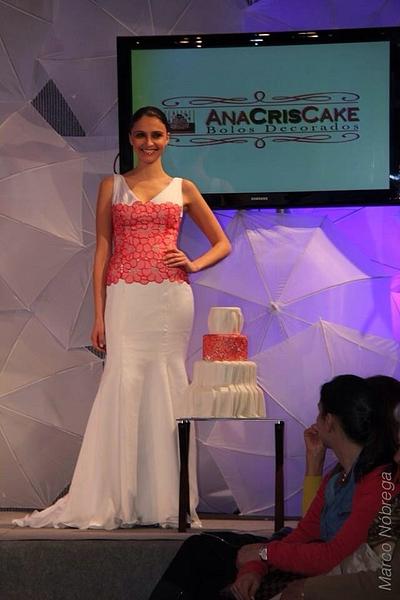 Inspired in a beautifull dress design by Hugo Santos. - Cake by Ana Cristina Monteiro