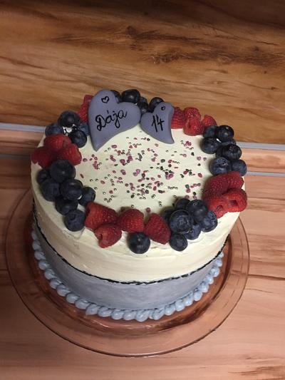 Cream cake with berries - Cake by malinkajana