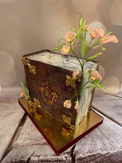 Antique book  - Cake by Renatiny dorty