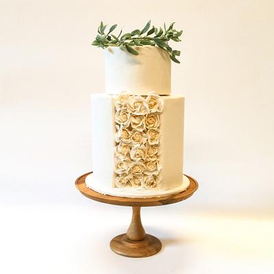 inset roses halo cake - Cake by SweetGeorge