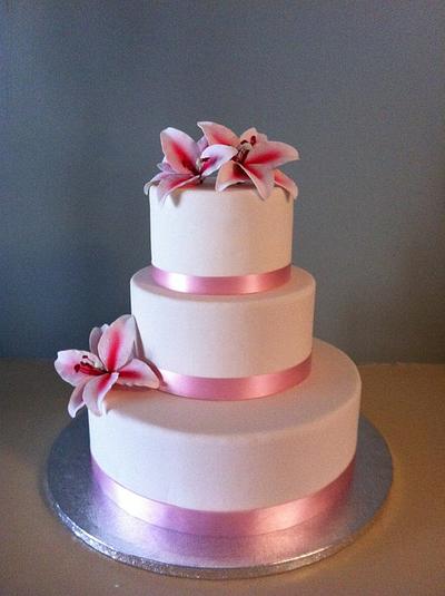 Pretty pink wedding cake - Cake by none