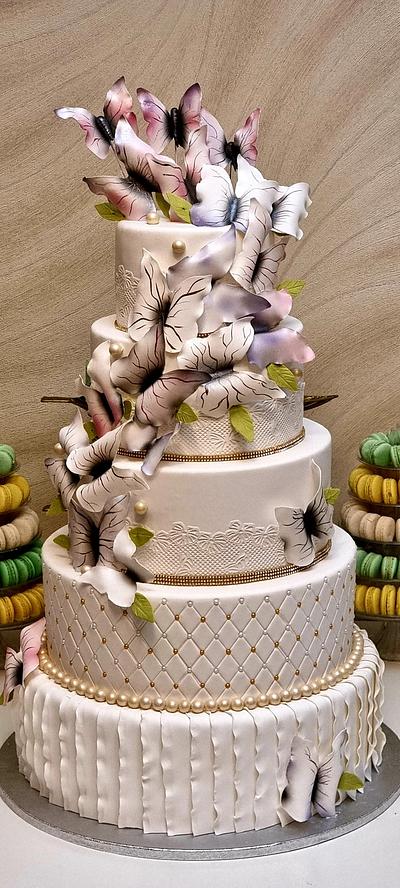 Butterfly wedding cake  - Cake by Corneluş 