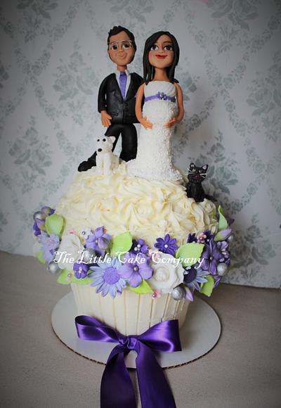 giant wedding cupcake - Cake by The Little Cake Company