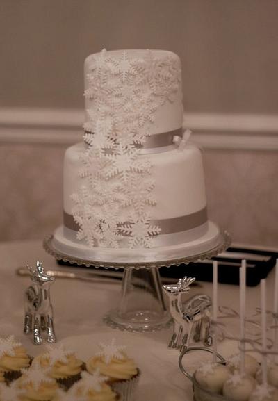 Snowflake Wedding Cake (for my own wedding!)  - Cake by cakesbylulu