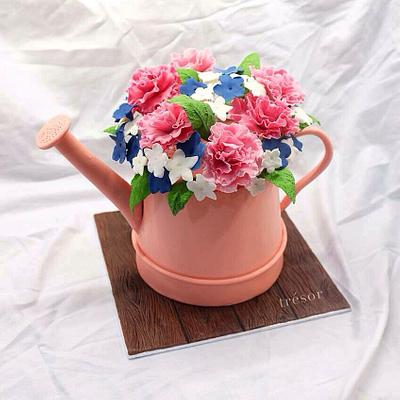 Watering can - Cake by Trésor Cakes & Confiseries