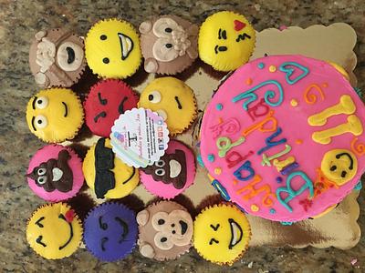 EMOJIS CAKE AND CUPCAKES - Cake by Pastelesymás Isa