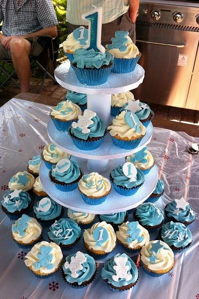 Twin boys cuppies!  - Cake by Kat Pescud