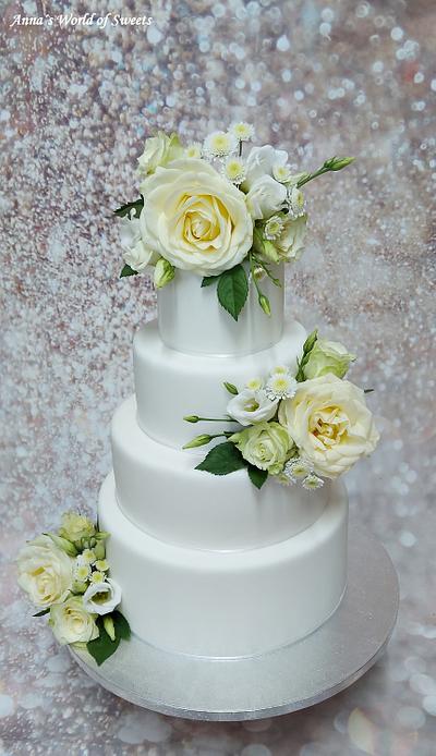 Simply white wedding cake - Cake by Anna's World of Sweets 