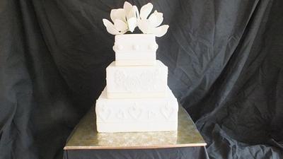 White & gold wedding cake - Cake by Toots