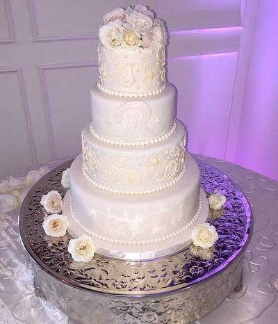 Ivory Rose Wedding Cake - Cake by Gias Cakes (by Samantha)