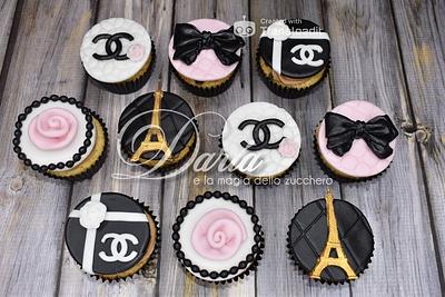 Chanel themed cupcakes - Cake by Daria Albanese