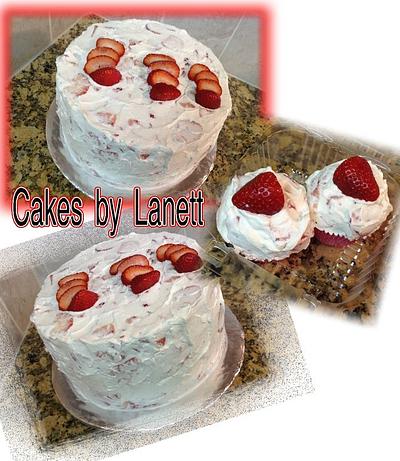 Whipped Strawberry Cake/Cupcakes - Cake by Lanett