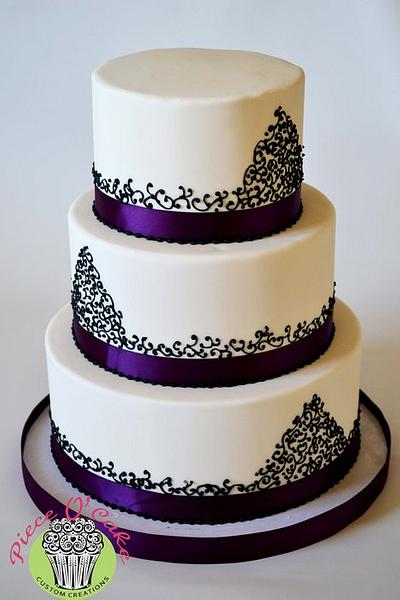 royal free hand black on white  - Cake by Piece O'Cake 