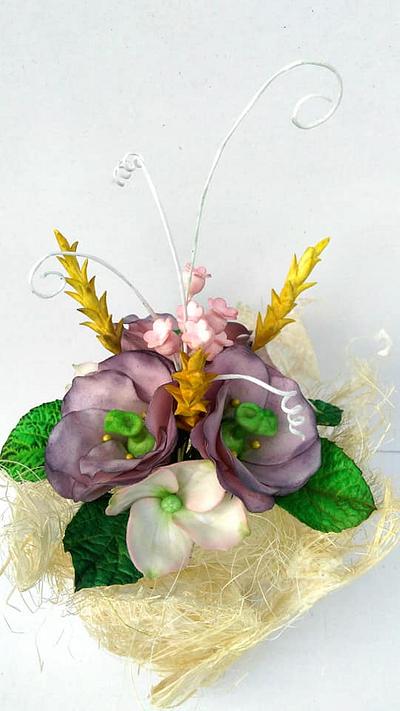 Eustoma and hydrangea in a little bouquet - Cake by Dari Karafizieva