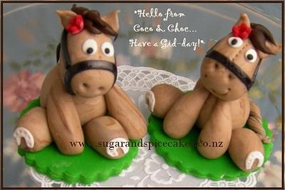 Pony Cake & Cupcake toppers in fondant - Cake by Mel_SugarandSpiceCakes