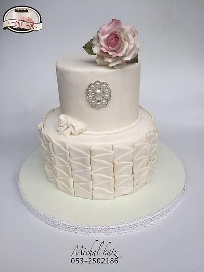 an elegant wedding cake - Cake by michal katz