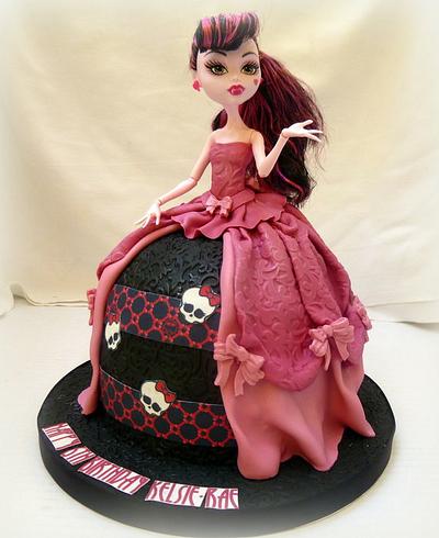 Draculaura Cake - Cake by Janice Baybutt