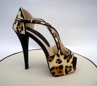 Gucci leopard print stiletto  - Cake by Karen Geraghty