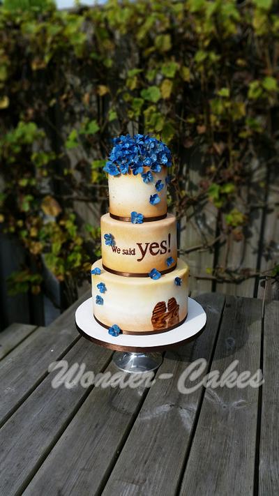 Wedding Cake with blue Hydrangea - Cake by Alice van den Ham - van Dijk