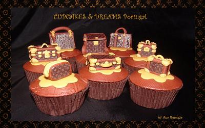 LOUIS VITTON FOR TRAVEllERS - Cake by Ana Remígio - CUPCAKES & DREAMS Portugal