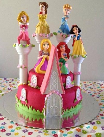 Disney Castle - Cake by Pormenor de Fantasia
