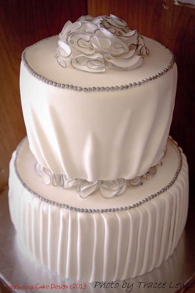 Fake Wedding Cake - Cake by Jennie 