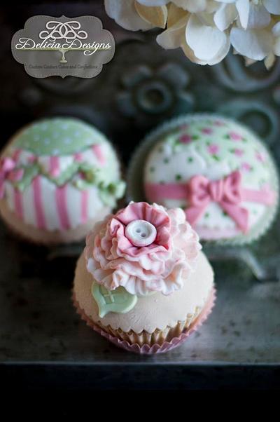 Shabby Chic Cupcakes - Cake by Delicia Designs