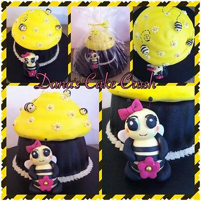 Giant cupcake miss bee cake - Cake by Dana Bakker