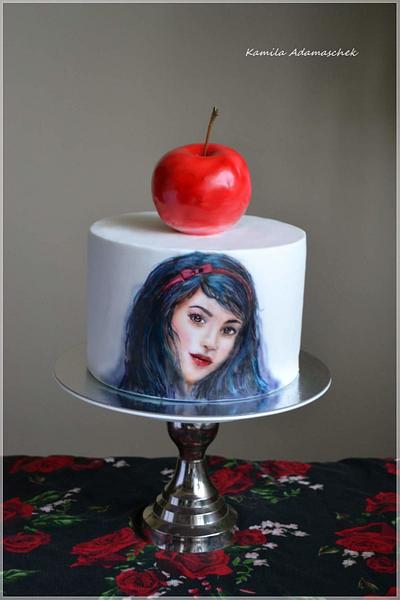 Snow White  - Cake by KamilaAdamaschek