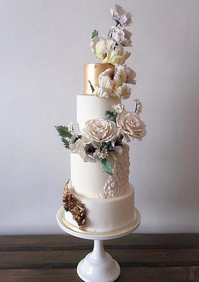 White and gold simplicity - Cake by Art Sucré by Mounia