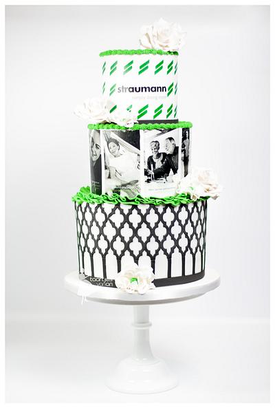 Companycake with graphic lines - Cake by Taartjes van An (Anneke)