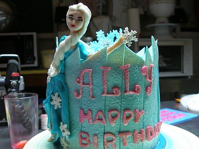 Queen Elsa of Frozen - Cake by Patrice Pelayo