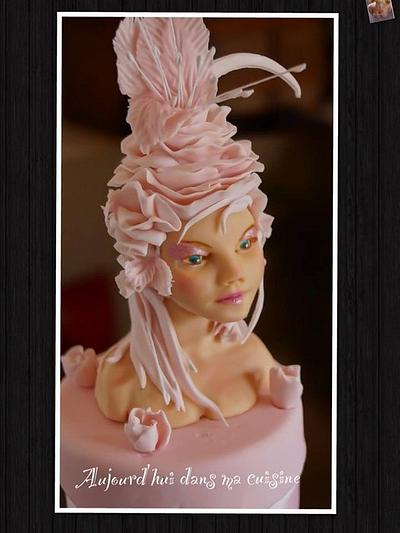 Pink bust - Cake by Cécile Beaud