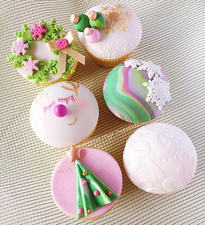 Christmas Cupcakes 2016 - Cake by Sophia Mya Cupcakes (Nanvah Nina Michael)
