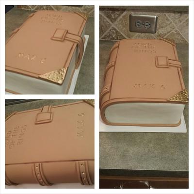 Lord of the Rings book - Cake by Gearhartcakes