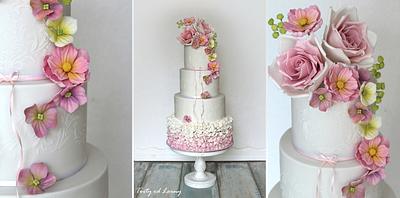Flowers and ruffles - Cake by Lorna