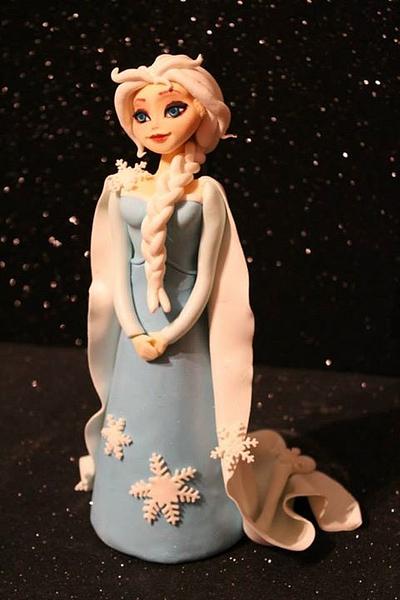 Elsa - Cake by Ángeles Serrano