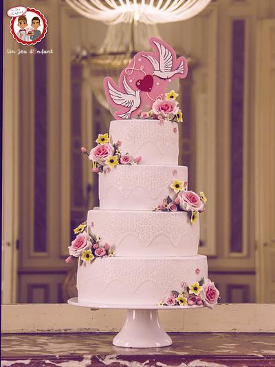 Vintage Romantic Wedding cake  - Cake by CAKE RÉVOL