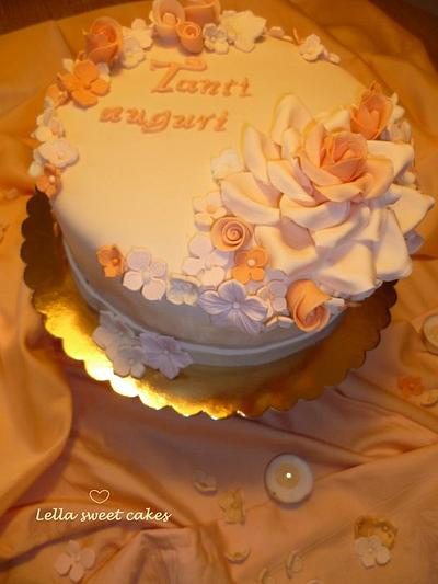 Elegant little cake with delicate colors - Cake by LellaSweetCakes