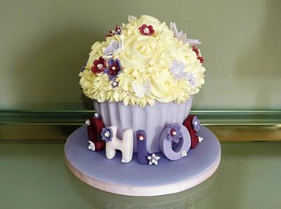Giant Cupcake - Cake by Angel Cake Design
