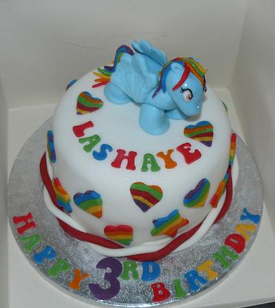 my little pony mini cake with rainbow dash - Cake by Krazy Kupcakes 