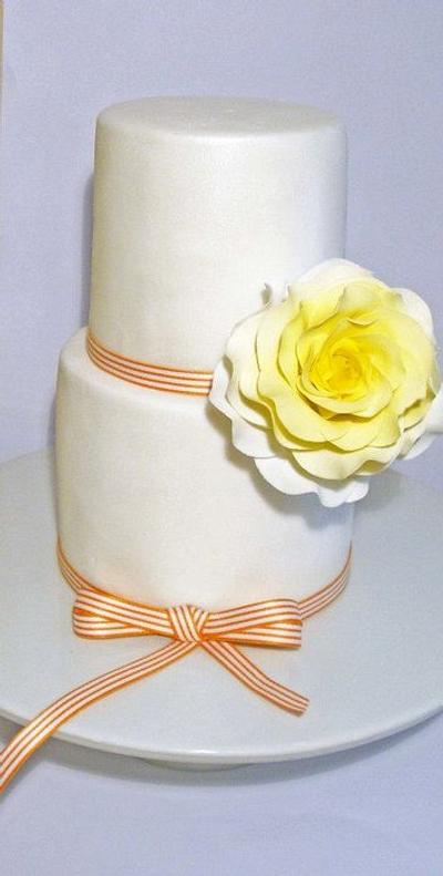 Yellow Rose - Cake by Emma